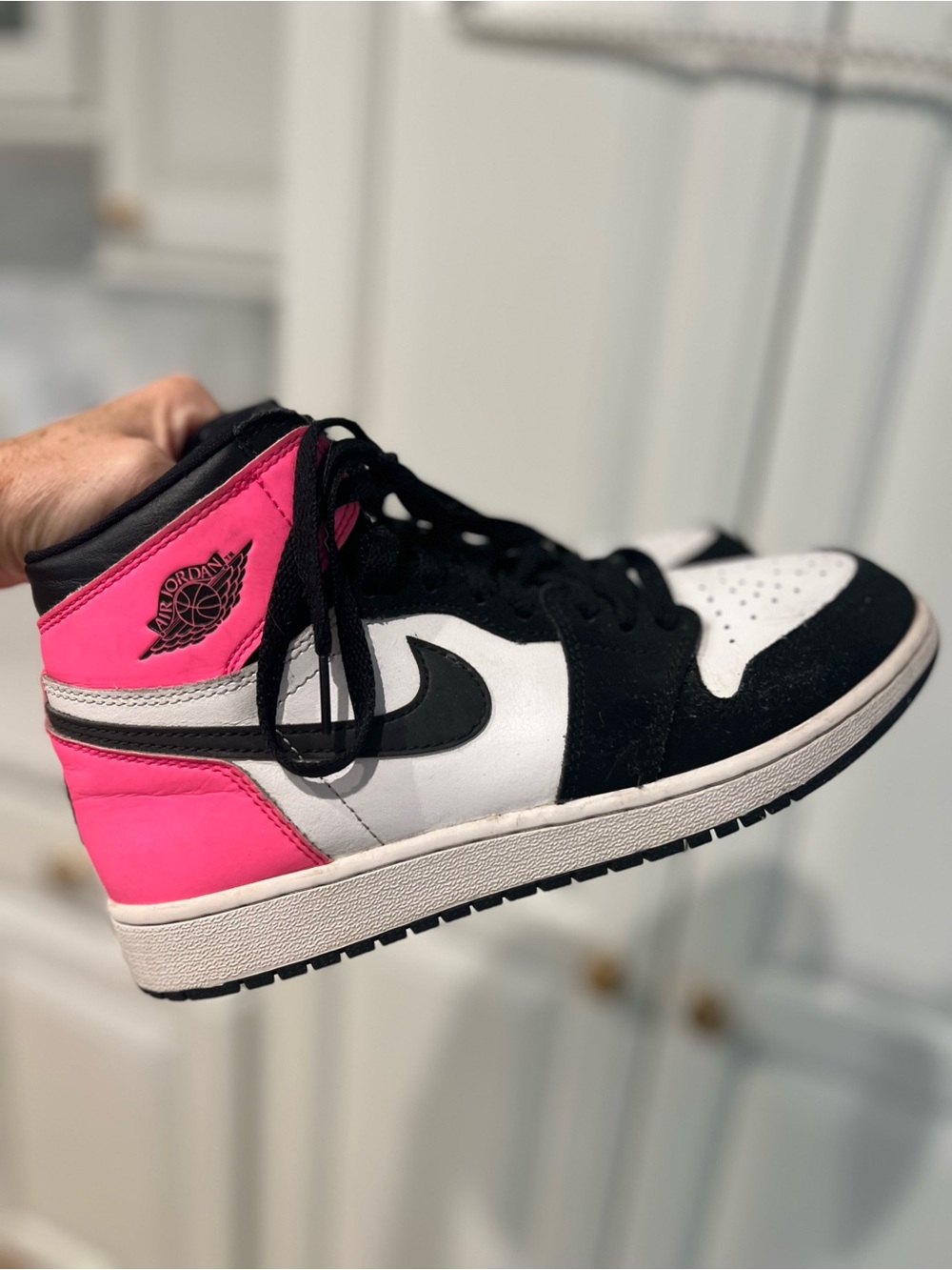 Nike Jordan 1 Retro (style: Valentines Day 2017) Like NEW